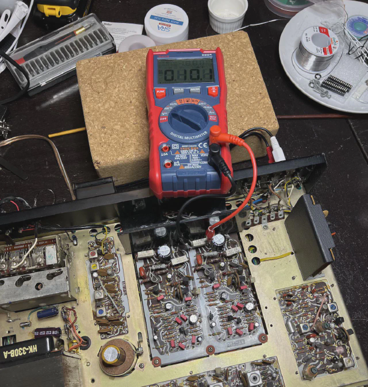 Biasing the amplifier using a multimeter
